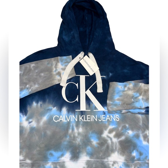 Calvin Klein Sweaters - Calvin Klein tie dye ombré hoodie